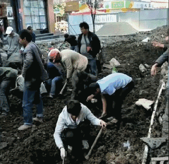 云南  街道  人群  挖掘