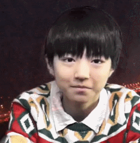 王俊凯 小鲜肉 青春活力 转头