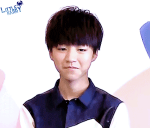 王俊凯 微笑 眨眼