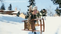 雪地 小孩子  追赶   玩耍