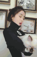 女生 黑衣服 白衣服 猫