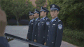 王凯 警察 眨眼 扭头