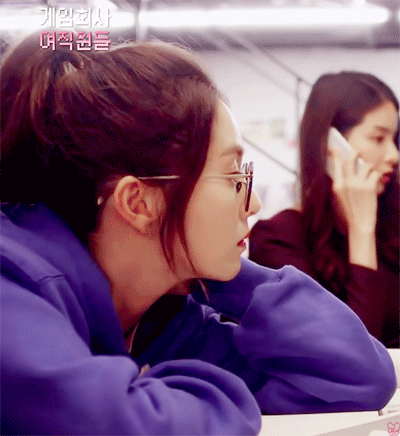 眼鏡 馬尾 Irene Red Velvet 美女 回頭