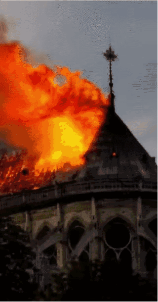 巴黎圣母院 巴黎圣母院着火