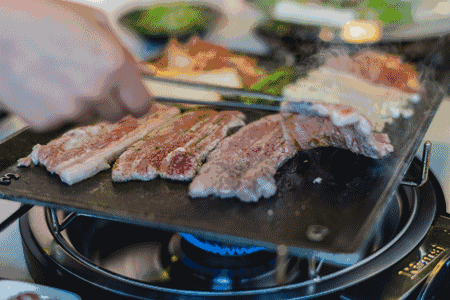 烤肉 猪排 翻动 诱人 美食 韩式