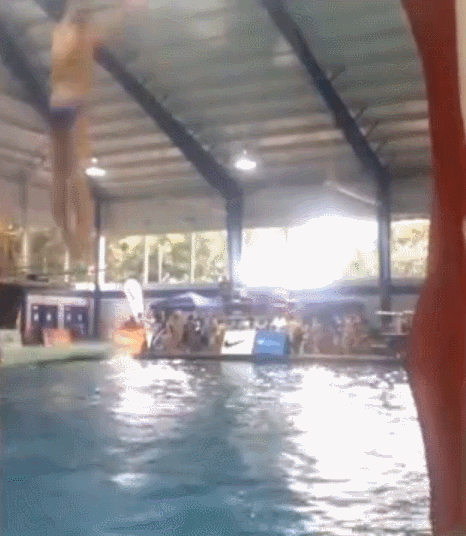 泳池 游泳 跳跃 搞笑