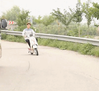 EXO 摩托车 户外 兜风