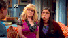 生活大爆炸 佩妮 艾米 伯纳黛特 卖萌 审视 The Big Bang Theory