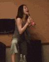 美女 唱歌 搞笑 酒瓶