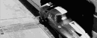美女 跑车 惊险 淡定