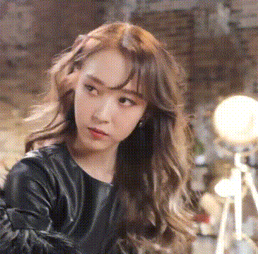 美女 卷發(fā) 燈光 側(cè)臉