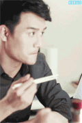 王凯 吃货 吃饭 拿筷子