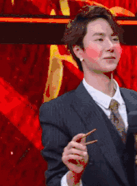 王一博 脸红 不好意思 筷子