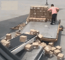 传送带 货物 扔箱子 工人