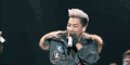 BIGBANG 舞台 金发 手势