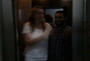 亲爱的 我来了 电梯 真巧