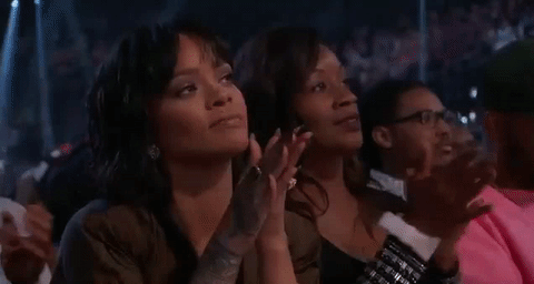 蕾哈娜 Rihanna 鼓掌 祝贺
