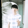 TFBOYS 易烊千玺 明星