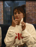 美女 说话 讲解 注视