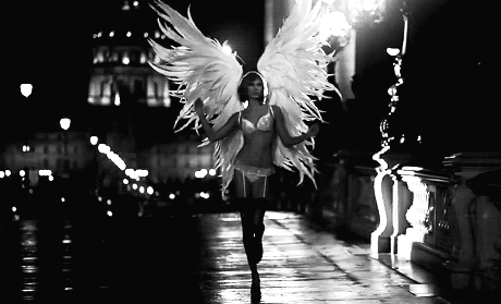 天使的翅膀  迷人 夜晚 美丽