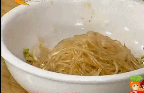 soogif soogif出品 美食 酸辣粉