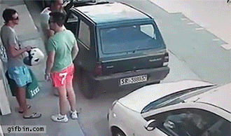 猛男 抬汽车 泊车 懵逼