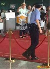 保安 红地毯 等待 急切