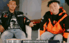 说话 椅子 手势 黑色