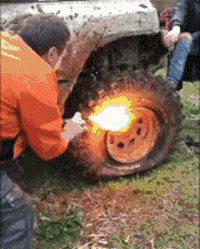 车轮胎没气了 喷火 逗死了 充气