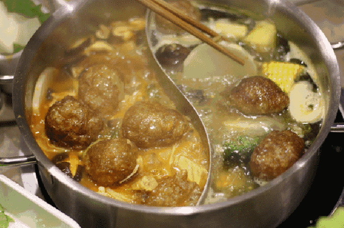 火锅 热气 筷子 食物