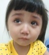 小女孩 哭泣 眼泪 黄衣服
