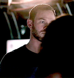 国外 情侣 拥抱