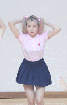 跳舞 低頭 手掌 微笑