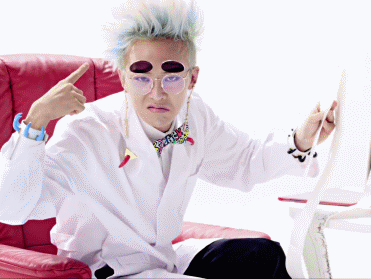 G-Dragon 白大褂 眼镜 手势