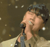 帅气 男孩 深情演唱 那来的雪花