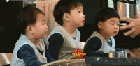 超人回来了 疑惑 可爱 抬头