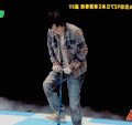 蹦跳 娱乐 大笑