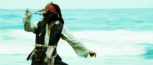 加勒比海盗 杰克船长 约翰尼·德普 逃跑 二货 搞笑 海边 沙滩
