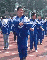 学校 学生 跳舞 尴尬了