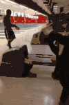 保龄球 摔倒 短发 小孩