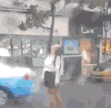 下雨 淋雨 大喊 跑开