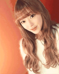 长发  美女   微笑  聆听