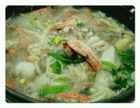 火锅 沸腾 青菜 大虾