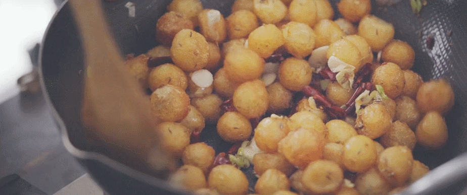 味蕾时光 土豆球 美食 迷迭香小土豆 煸炒