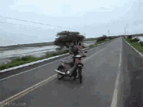 驾照不合格 摩托车 车祸 意外 搞笑