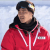 一脸懵逼 阮经天 帅哥 雪地 红衣服
