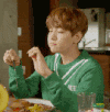 EXO 吃东西 西餐 说话