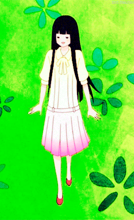 绿色 女生 裙子 散步