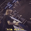 贾斯汀·比伯 亲吻 布兰妮 海报