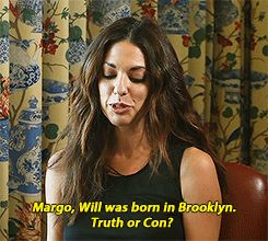 长发美女 抬头 挑眉 说话